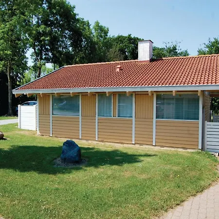 Two-bedroom Holiday In 別荘 *